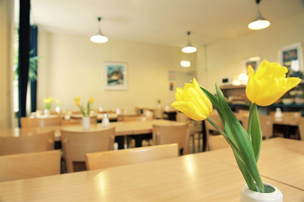 Acama Hotel & Hostel Schoeneberg Berlin Bagian luar foto