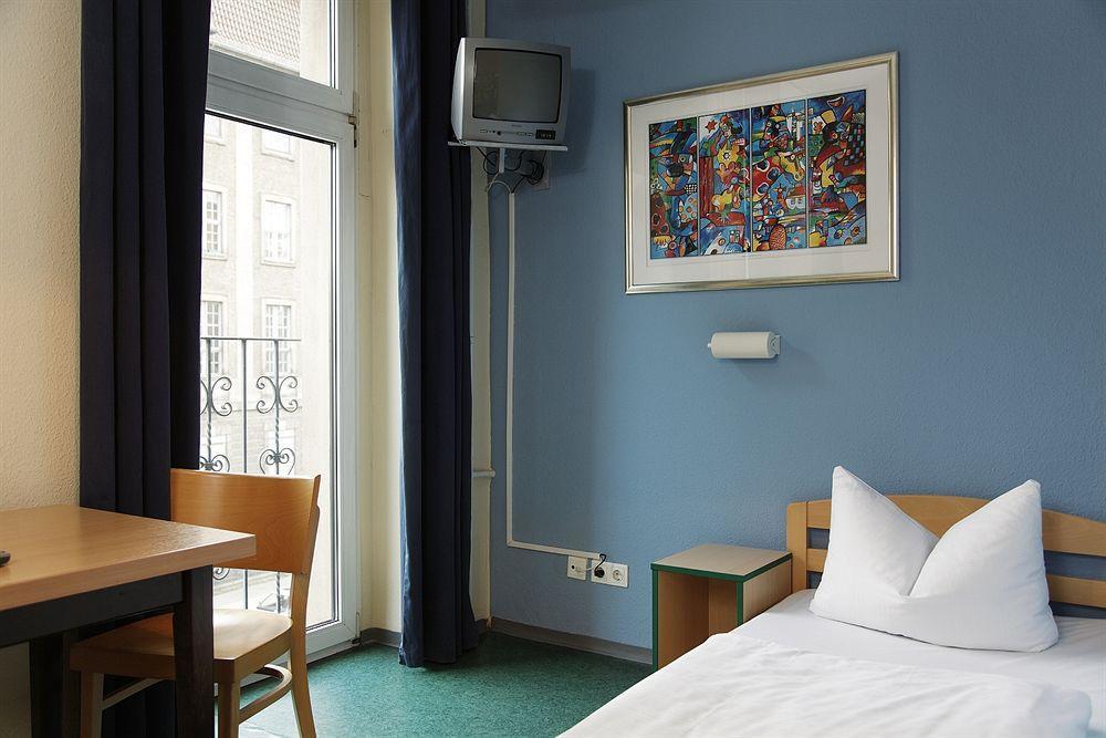 Acama Hotel & Hostel Schoeneberg Berlin Bagian luar foto