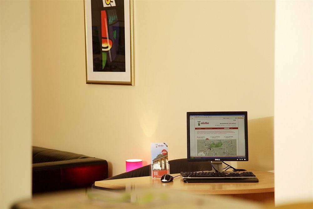 Acama Hotel & Hostel Schoeneberg Berlin Bagian luar foto